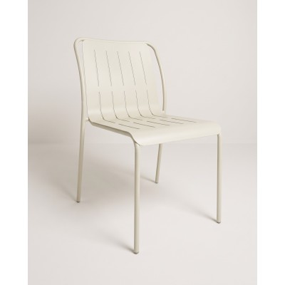 Chaise en acier à fentes verticales, blanc cassé – vue produit