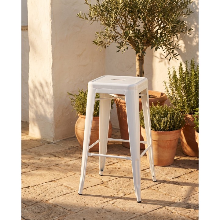 Steel bistro bar stool, matte white – in situ