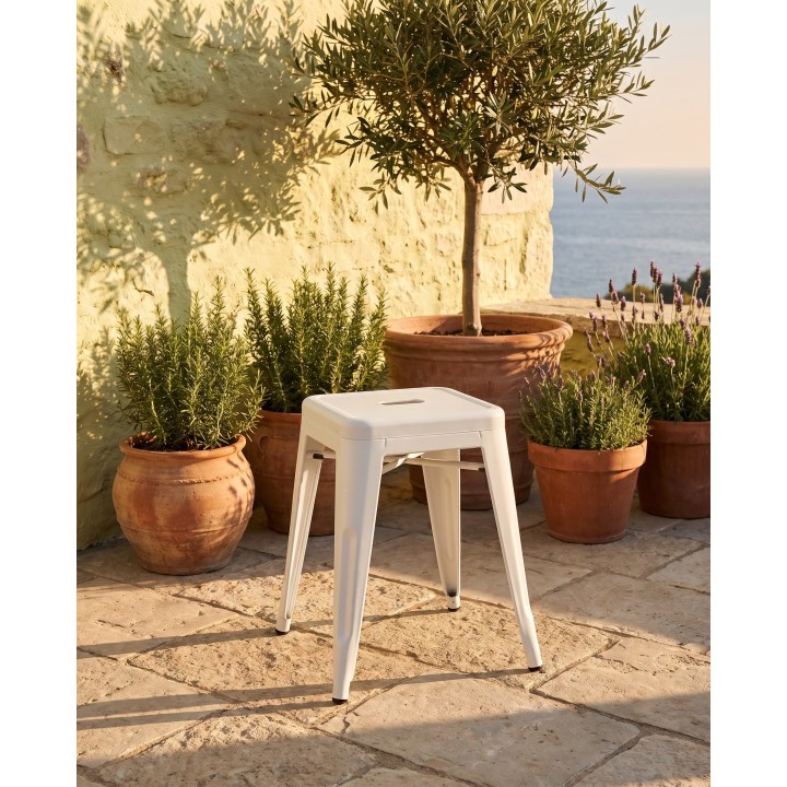 Low steel bistro stool, matte white – in situ
